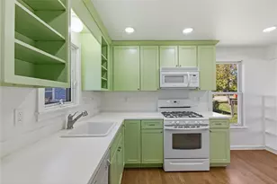 503 W Croslin St, Austin, TX 78752 - Photo 9