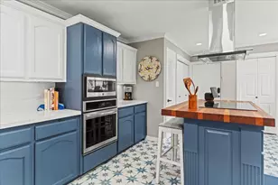 10920 Crown Colony Dr, Austin, TX 78747 - Photo 9