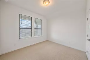 186 Blackborrow Dr, Kyle, TX 78640 - Photo 9