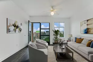 711 W 26th St, Austin, TX 78705 - Photo 3