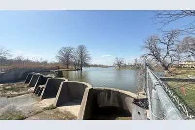 1425 N Main Street, Taylor, TX 76574 - Photo 9