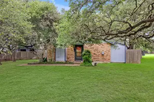1411 Gracy Farms Ln, Austin, TX 78758 - Photo 3
