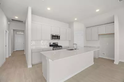 110 Divisadero Drive, Hutto, TX 78634 - Photo 5