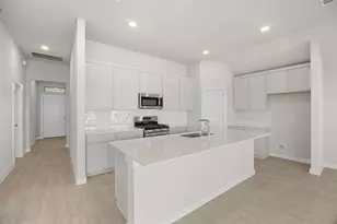 110 Divisadero Dr, Hutto, TX 78634 - Photo 5