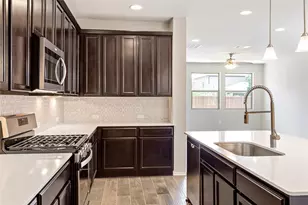 9105 White Coral Dr, Austin, TX 78729 - Photo 5