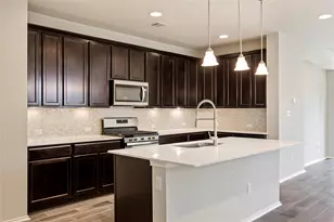9105 White Coral Dr, Austin, TX 78729 - Photo 3