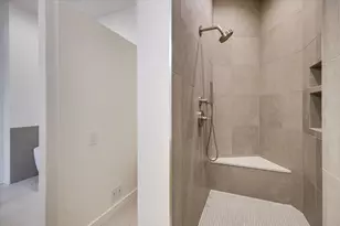 1111 W 12th St, Austin, TX 78703 - Photo 23