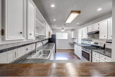 12925 Covington Trail, Austin, TX 78727 - Photo 7