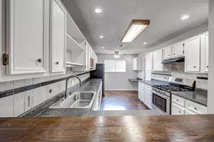 12925 Covington Trail, Austin, TX 78727 - Photo 7