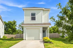 54 Trinity Cir, Lockhart, TX 78644 - Photo 1
