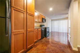 301 W 38th St, Austin, TX 78705 - Photo 7