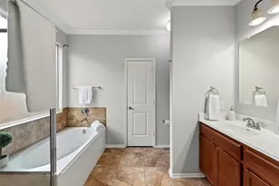 5929 Abby Ann Ln, Austin, TX 78747 - Photo 11