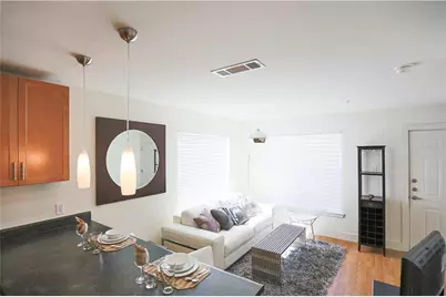 711 W 32nd Street #110, Austin, TX 78705 - Photo 5