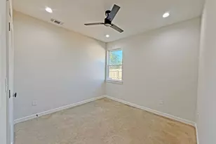 221 Hester St, Lexington, TX 78947 - Photo 15