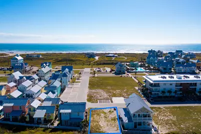607 W Center Square, Port Aransas, TX 78373 - Photo 3