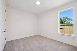 365 San Saba Dr, Buda, TX 78610 - Photo 23