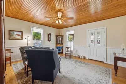 505 W San Antonio Street, Fredericksburg, TX 78624 - Photo 9