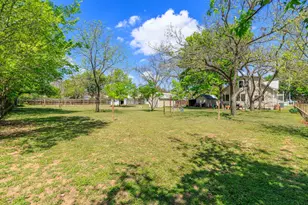505 W San Antonio St, Fredericksburg, TX 78624 - Photo 39