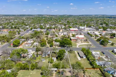 505 W San Antonio Street, Fredericksburg, TX 78624 - Photo 3
