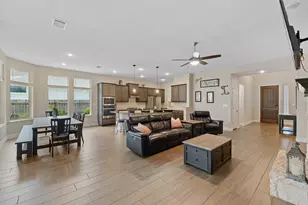 812 Heartleaf Dr, Leander, TX 78641 - Photo 1
