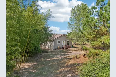 122 Rolling Pines Drive, Smithville, TX 78957 - Photo 25