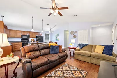 122 Rolling Pines Drive, Smithville, TX 78957 - Photo 5