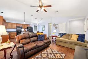 122 Rolling Pines Dr, Smithville, TX 78957 - Photo 5