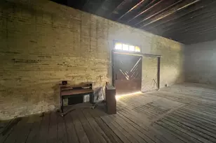 208 SW Texas St, Rockdale, TX 76567 - Photo 25