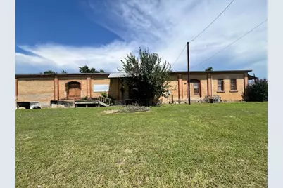 208 SW Texas Street, Rockdale, TX 76567 - Photo 5