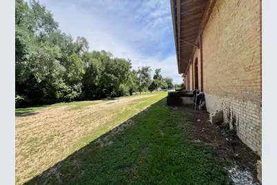 208 SW Texas Street, Rockdale, TX 76567 - Photo 9