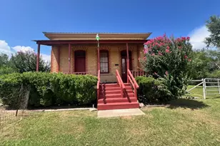 208 SW Texas St, Rockdale, TX 76567 - Photo 3