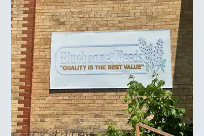 208 SW Texas Street, Rockdale, TX 76567 - Photo 7