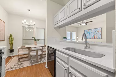 914 W 26th Street #202, Austin, TX 78705 - Photo 13