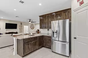 334 Webb St, Smithville, TX 78957 - Photo 7