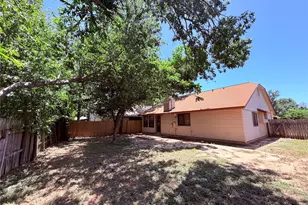 2013 James Pl, Round Rock, TX 78664 - Photo 33
