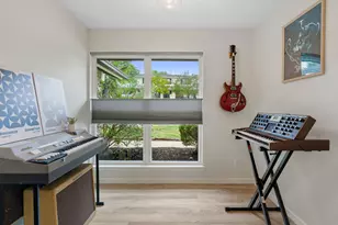 6207 Hyside Dr, Austin, TX 78723 - Photo 9