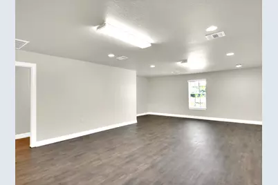 404 Carlos G Parker Boulevard NW, Taylor, TX 76574 - Photo 33