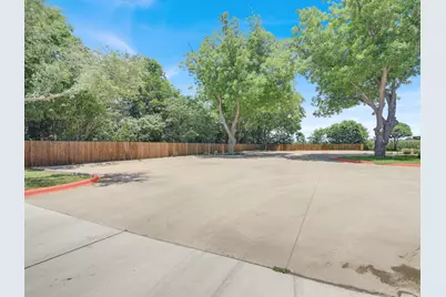 404 Carlos G Parker Boulevard NW, Taylor, TX 76574 - Photo 13
