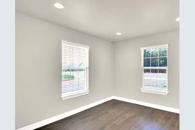 404 Carlos G Parker Boulevard NW, Taylor, TX 76574 - Photo 29