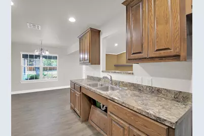 404 Carlos G Parker Boulevard NW, Taylor, TX 76574 - Photo 37