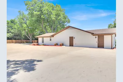 404 Carlos G Parker Boulevard NW, Taylor, TX 76574 - Photo 7