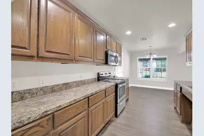404 Carlos G Parker Boulevard NW, Taylor, TX 76574 - Photo 37