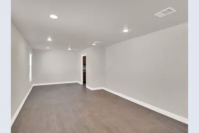 404 Carlos G Parker Boulevard NW, Taylor, TX 76574 - Photo 13