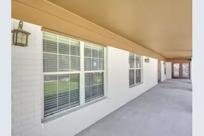 404 Carlos G Parker Boulevard NW, Taylor, TX 76574 - Photo 11