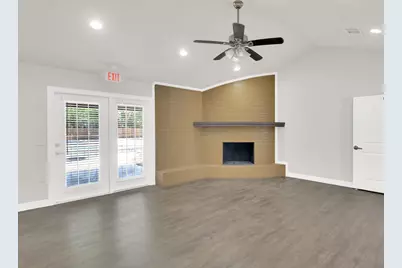 404 Carlos G Parker Boulevard NW, Taylor, TX 76574 - Photo 19