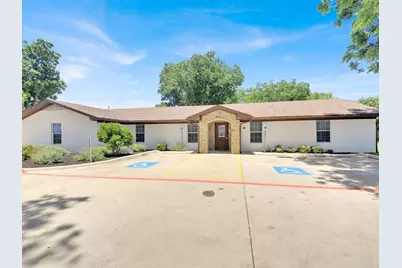 404 Carlos G Parker Boulevard NW, Taylor, TX 76574 - Photo 9