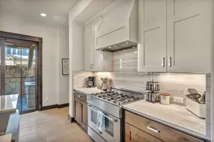 19404 Bold Venture Dr, Spicewood, TX 78669 - Photo 11