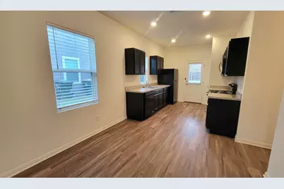 850 Bunton Reserve Boulevard, Kyle, TX 78640 - Photo 5