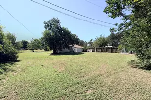 2200 W Gillis Ave, Cameron, TX 76520 - Photo 13
