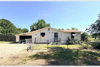 2200 W Gillis Avenue, Cameron, TX 76520 - Photo 1